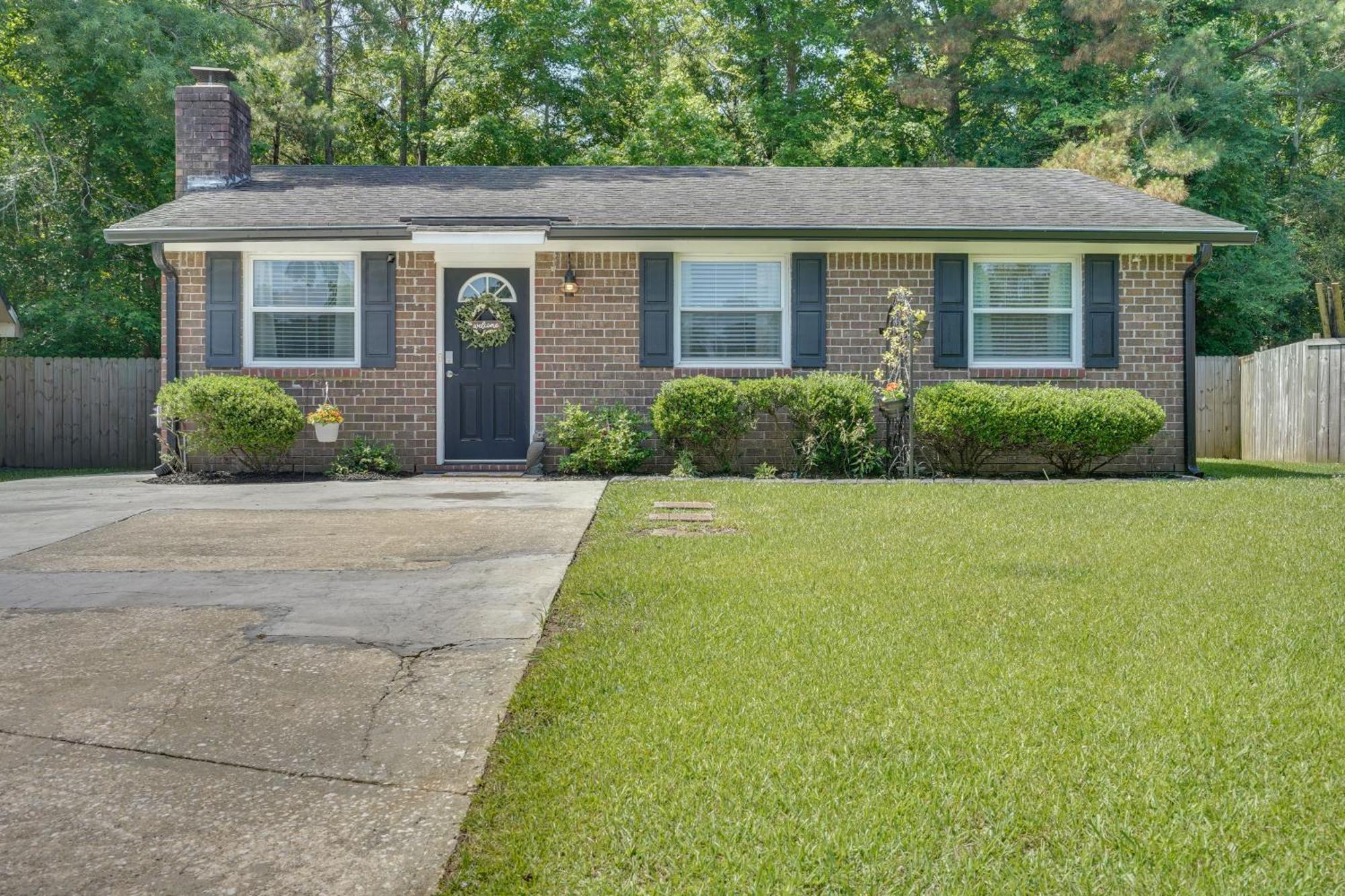 Villa Cozy Goose Creek Escape With Patio And Grill Exterior foto